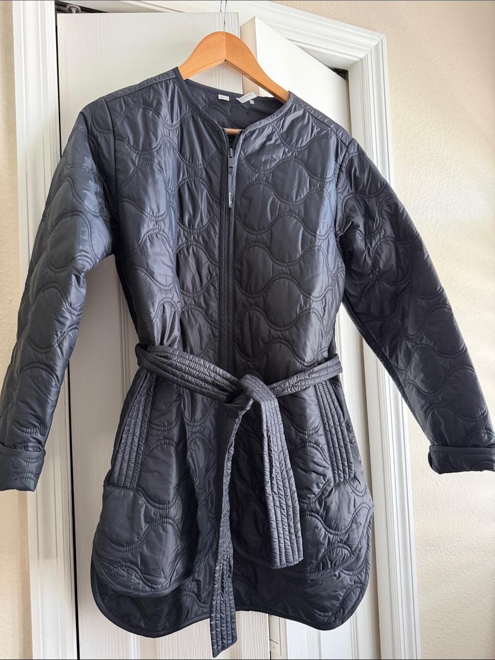 NWOT Travis Mathew Quilted Belted Jacket in Black